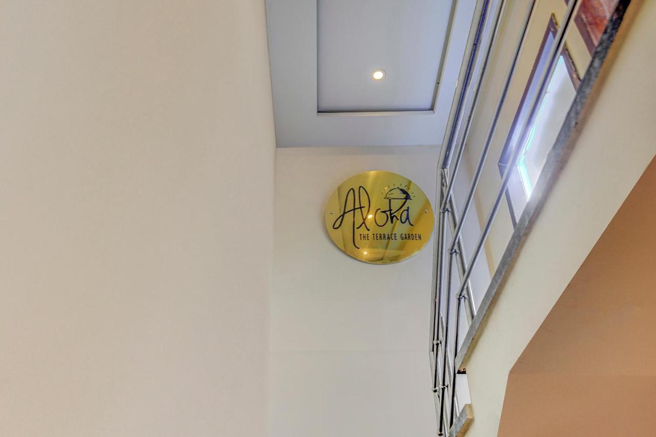 Vaccinated Staff- Townhouse Oak Hotel Silvotel Indore Extérieur photo